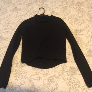 Lululemon cropped black long sleeve